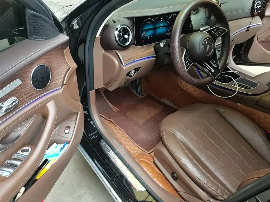 Mercedes-Benz E-Class — миниатюра 14