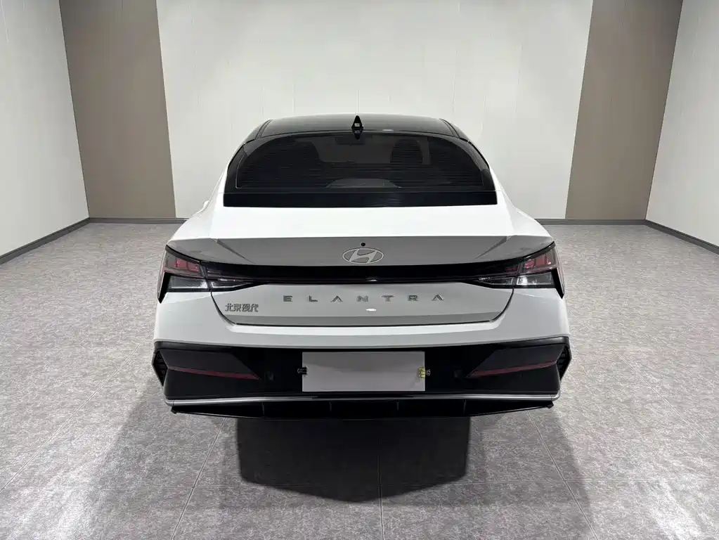 Hyundai Elantra — миниатюра 4