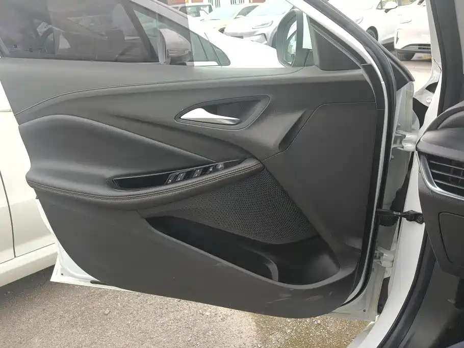 Buick Verano — миниатюра 7