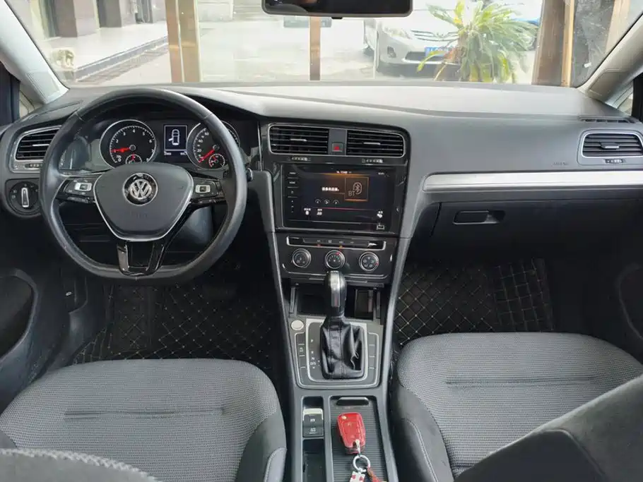 Volkswagen Golf — миниатюра 12