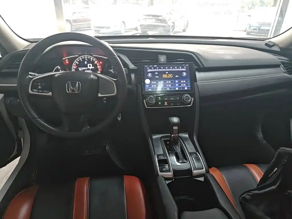 Honda Civic — миниатюра 10