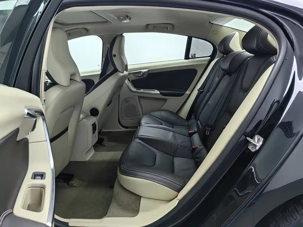 Volvo S60 — миниатюра 15