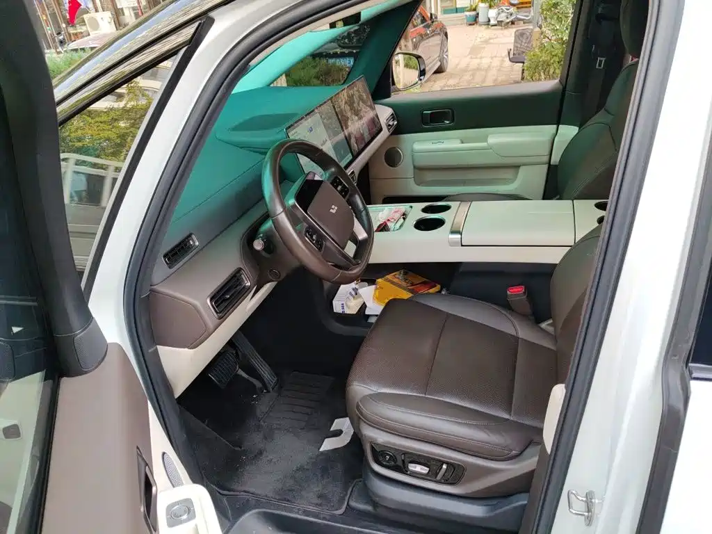 Li Auto Li MEGA — миниатюра 16