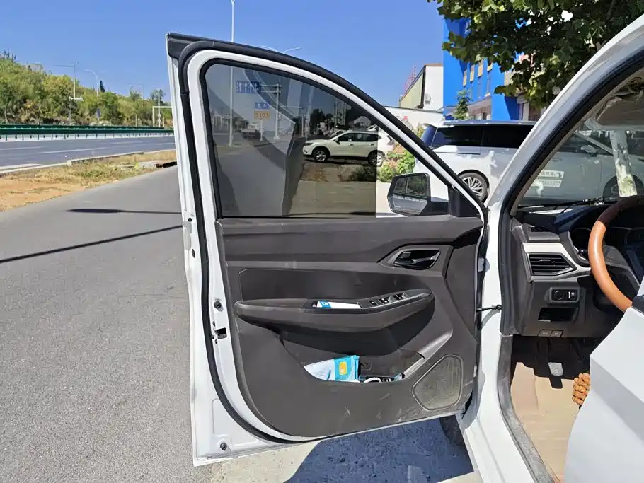 Wuling Hongguang — миниатюра 7