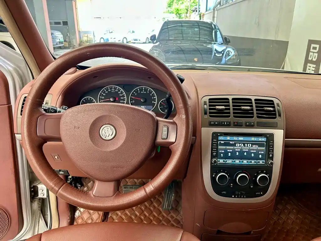 Buick GL8 — миниатюра 11