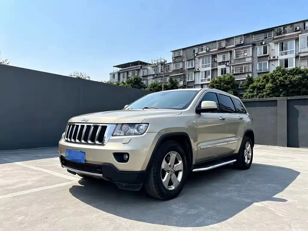 Jeep Grand Cherokee (Import) 2011