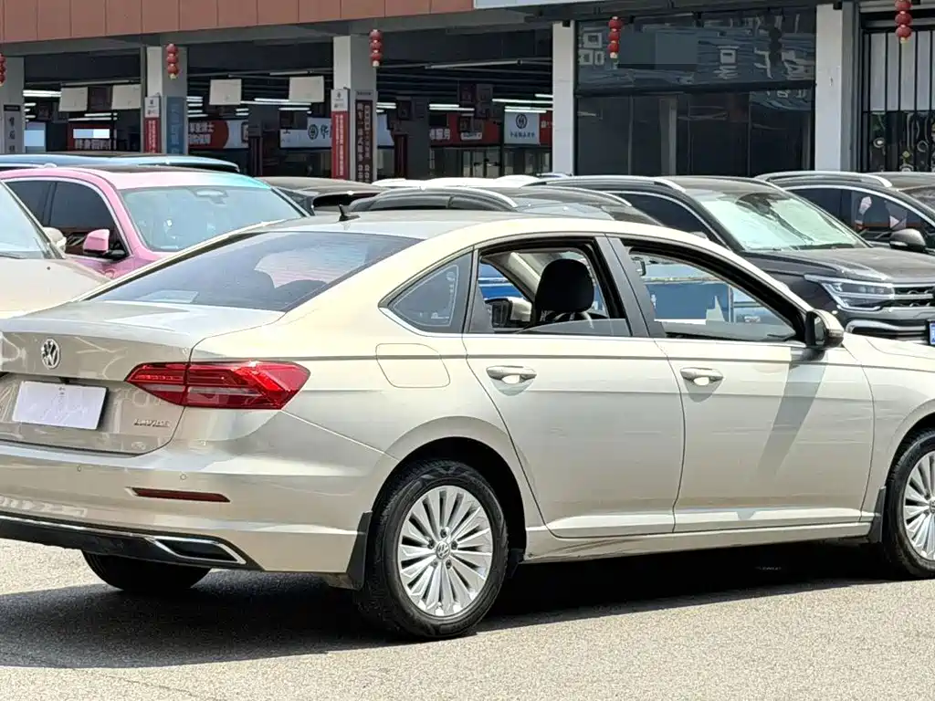 Volkswagen Lavida — миниатюра 9