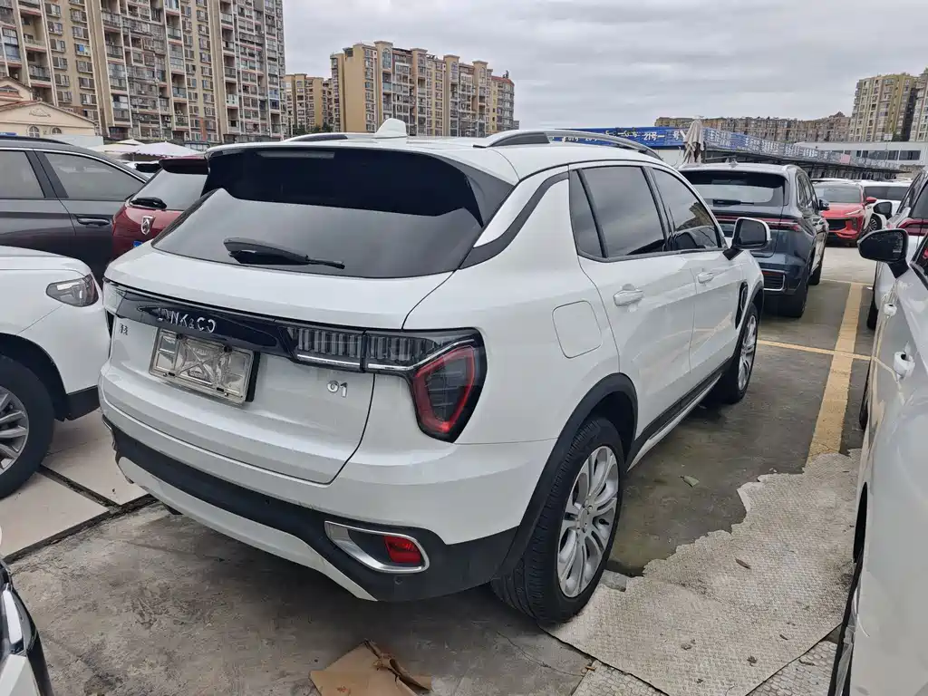 Lynk & Co 01 — миниатюра 16