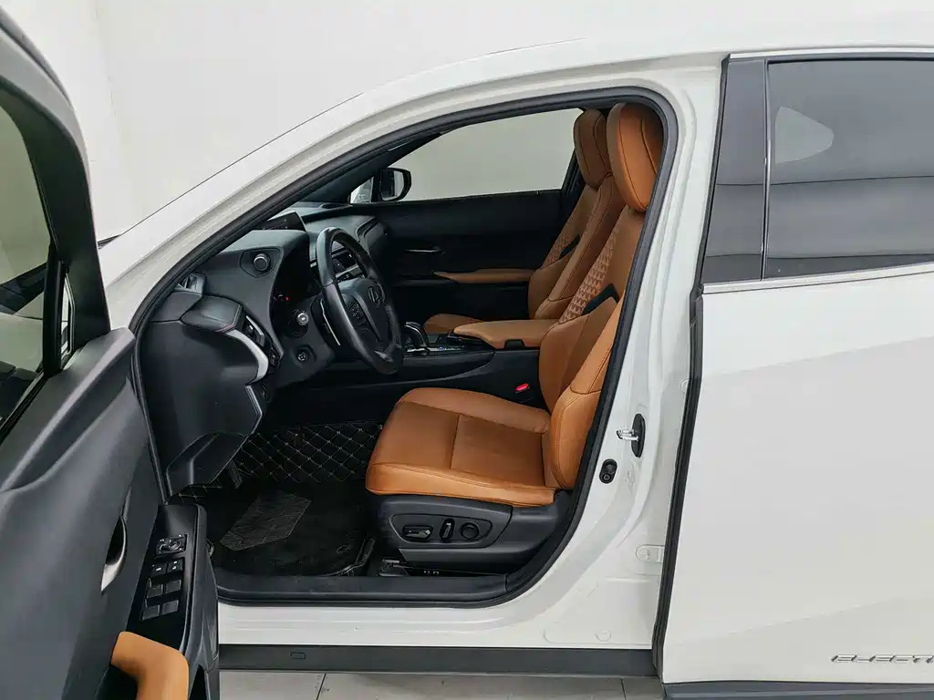 Lexus UX New Energy — миниатюра 13