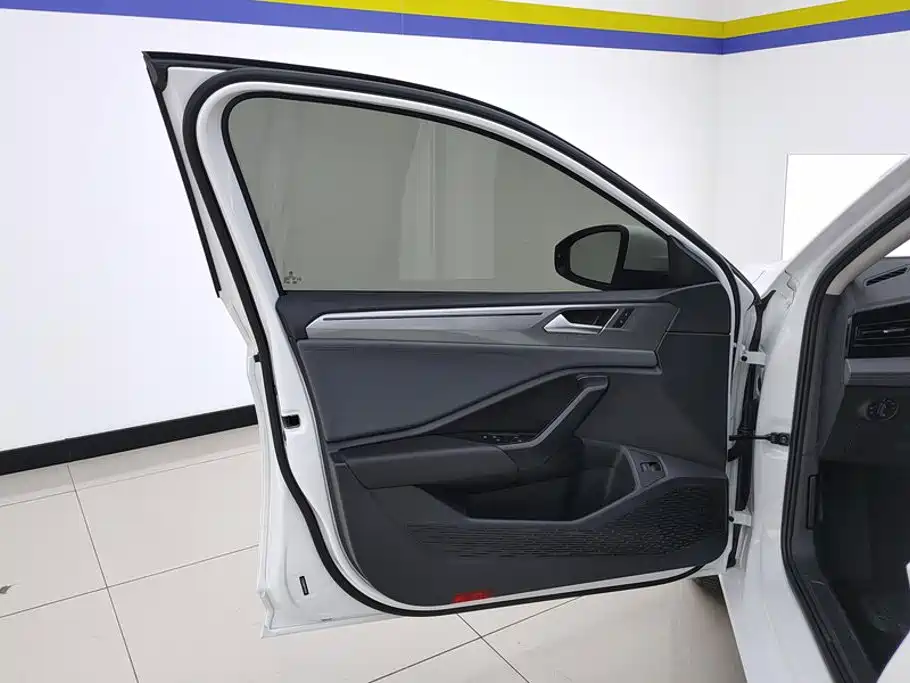 Volkswagen Sagitar — миниатюра 7