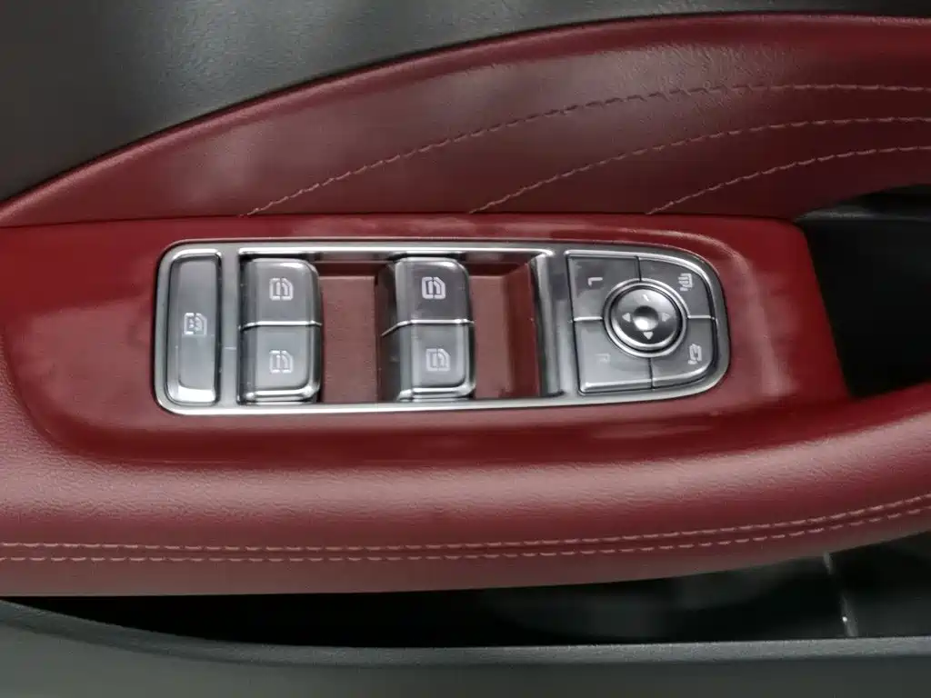 Hongqi Hongqi H5 — миниатюра 9