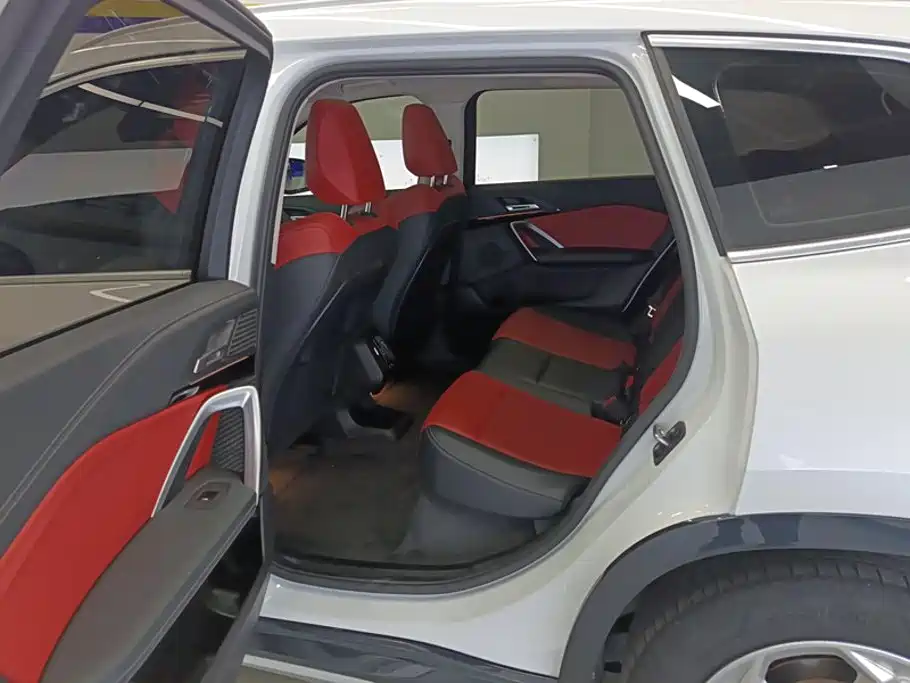 BMW iX1 — миниатюра 11