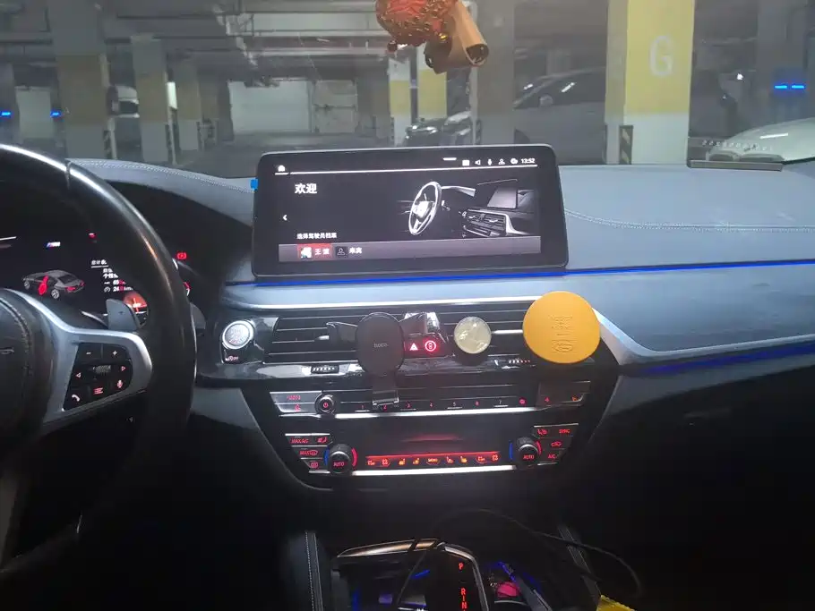 BMW 5 Series — миниатюра 13