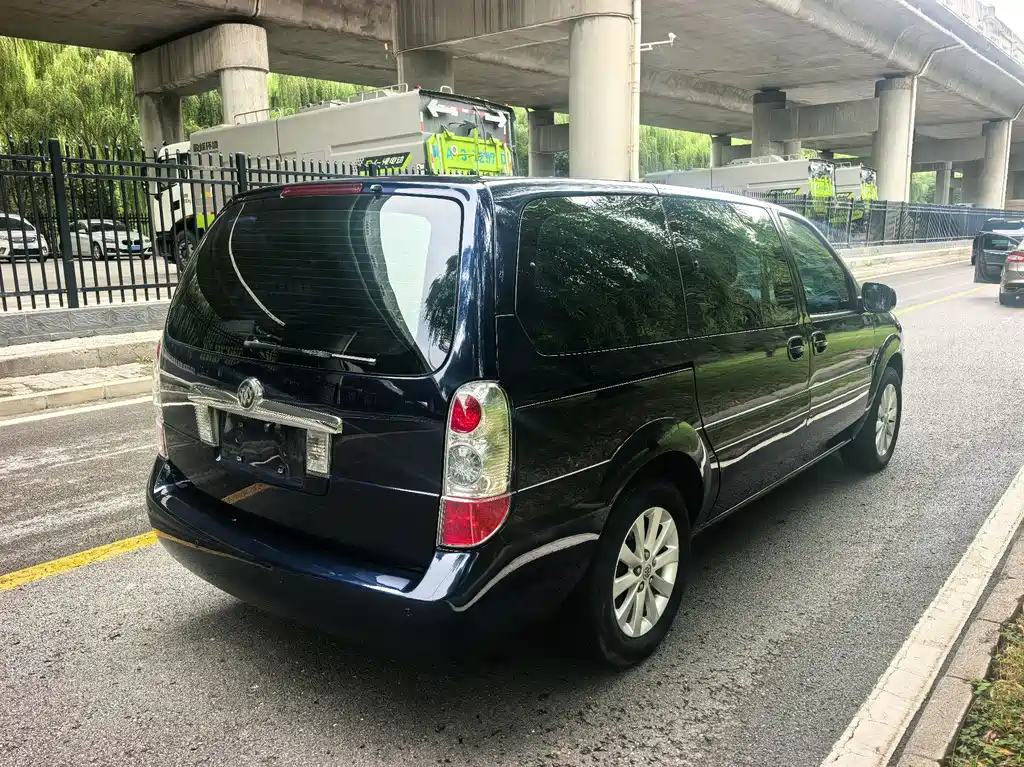 Buick GL8 — миниатюра 5