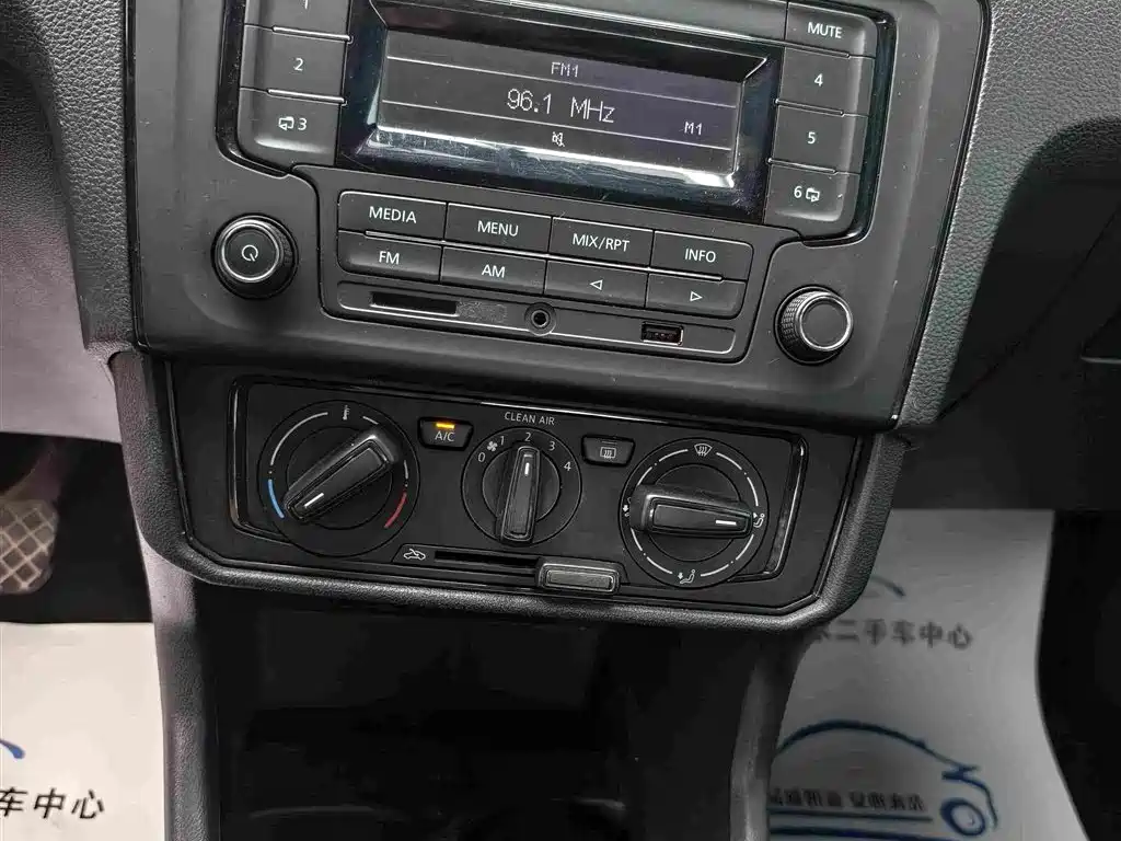 Volkswagen Santana — миниатюра 5