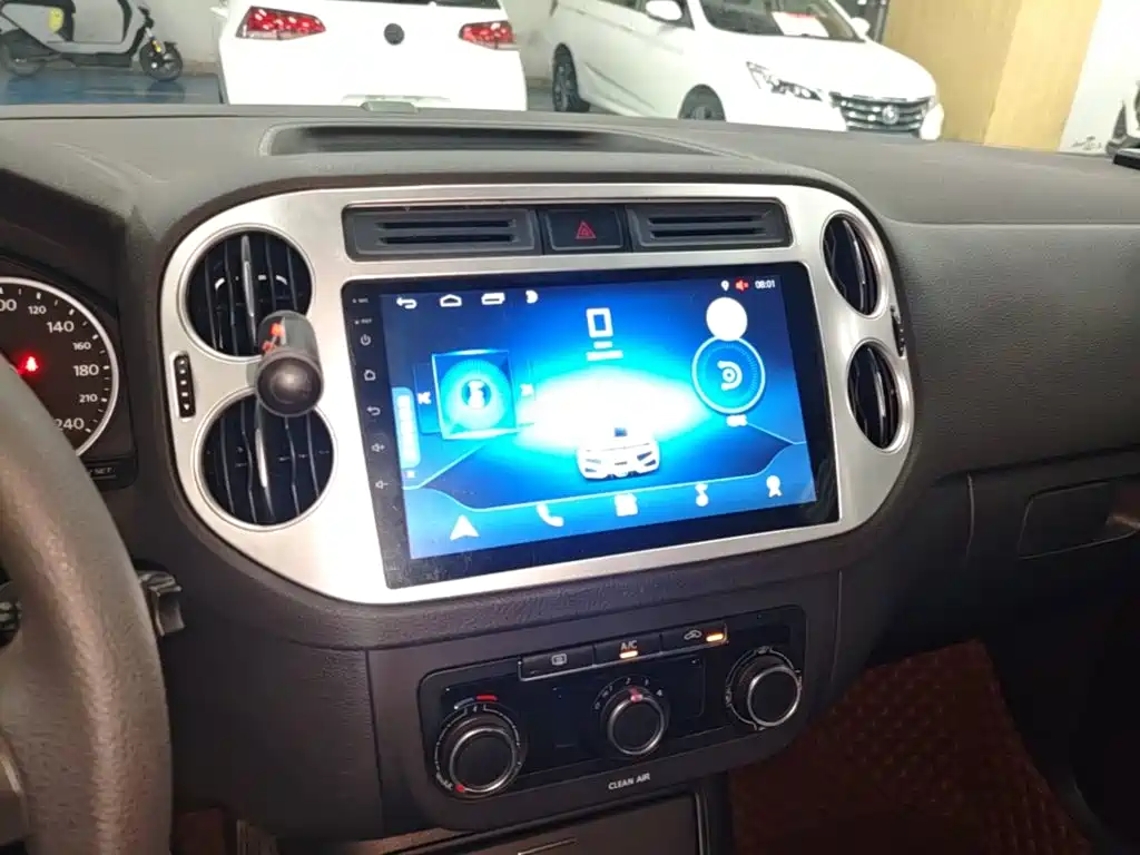 Volkswagen Tiguan — миниатюра 13