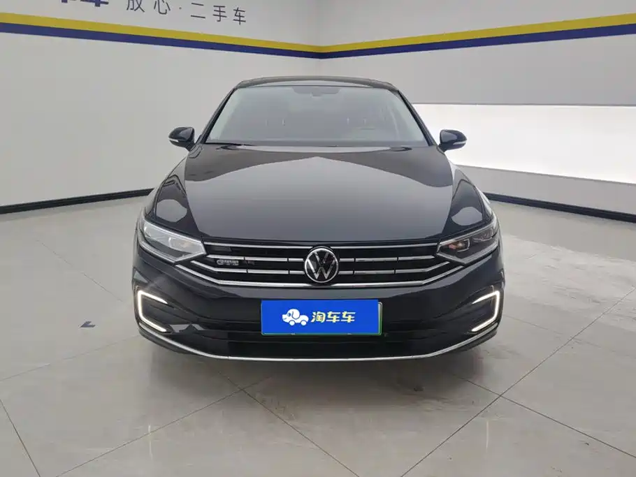 Volkswagen Magotan PHEV — миниатюра 2