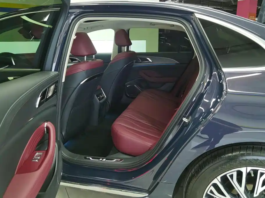 Hongqi Hongqi H5 — миниатюра 11