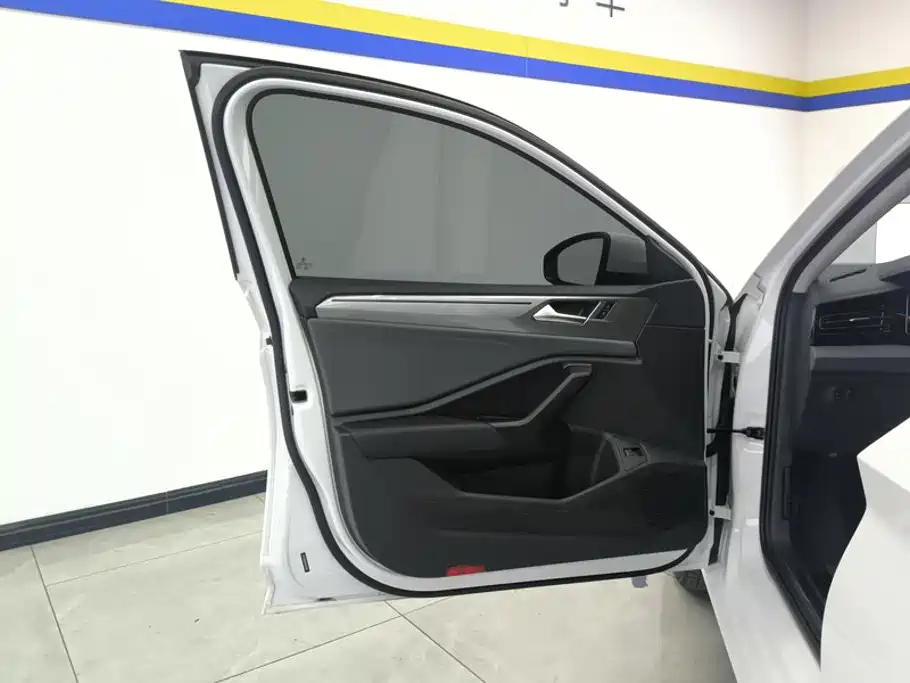 Volkswagen Sagitar — миниатюра 7