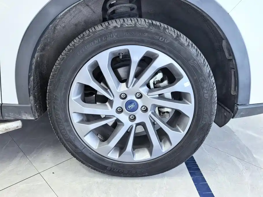 Ford Equator — миниатюра 6