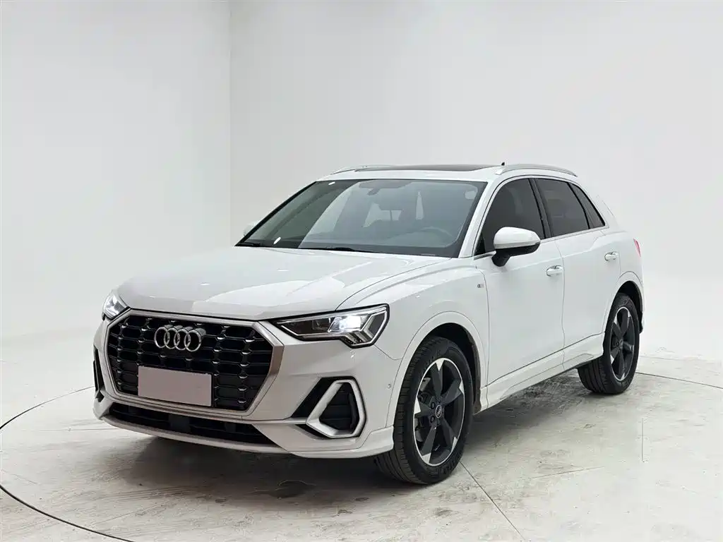 Купить Audi Q3