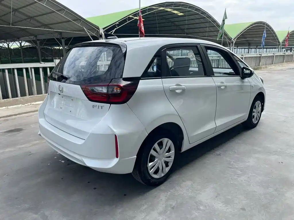 Honda Fit — миниатюра 6