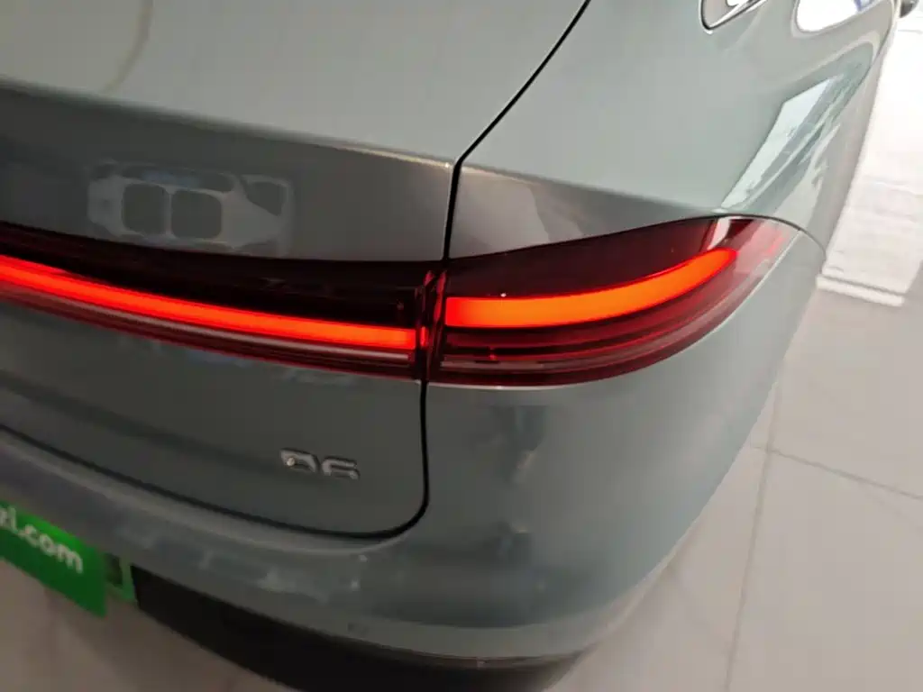 Roewe D6 — миниатюра 8