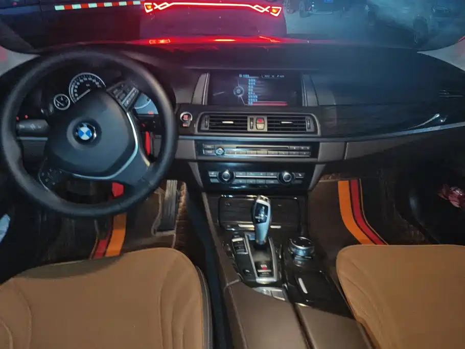 BMW 5 Series — миниатюра 12