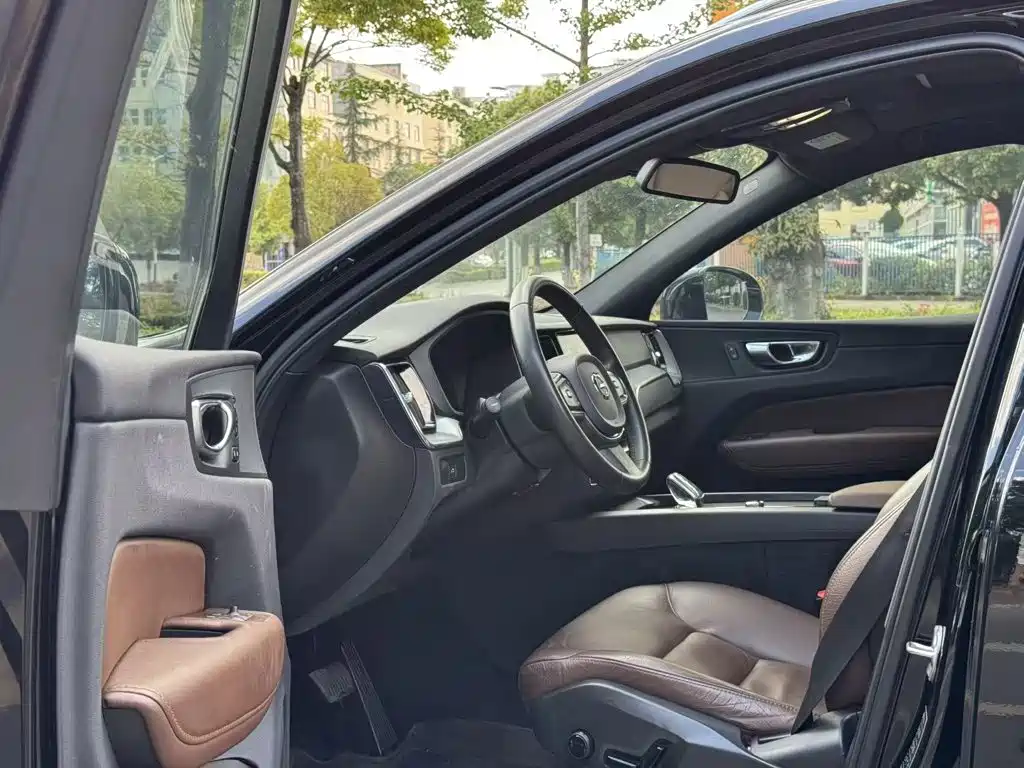 Volvo XC60 — миниатюра 14