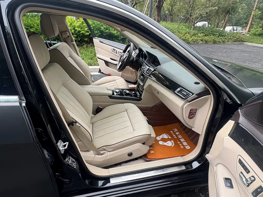 Mercedes-Benz E-Class — миниатюра 12