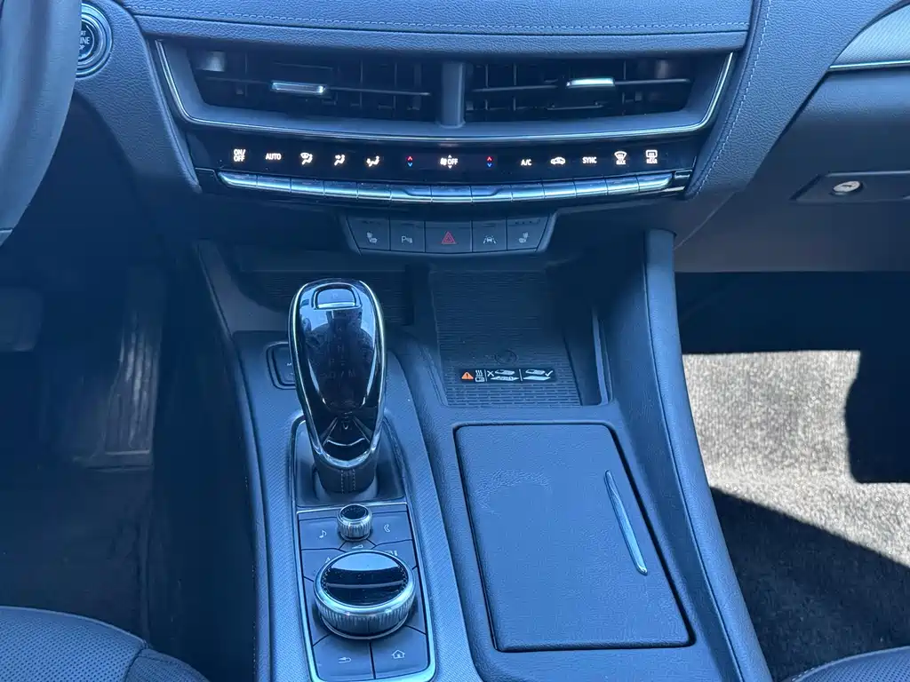 Cadillac CT5 — миниатюра 13