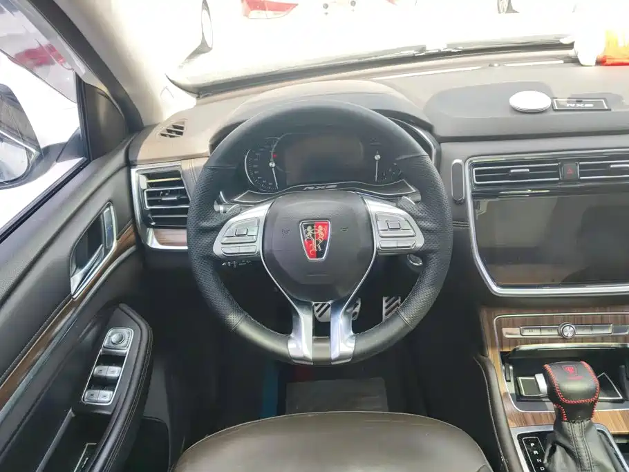 Roewe RX8 — миниатюра 15
