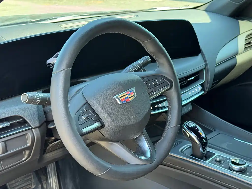 Cadillac CT5 — миниатюра 6