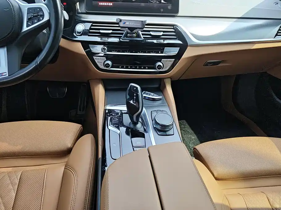 BMW 5 Series (Import) — миниатюра 16