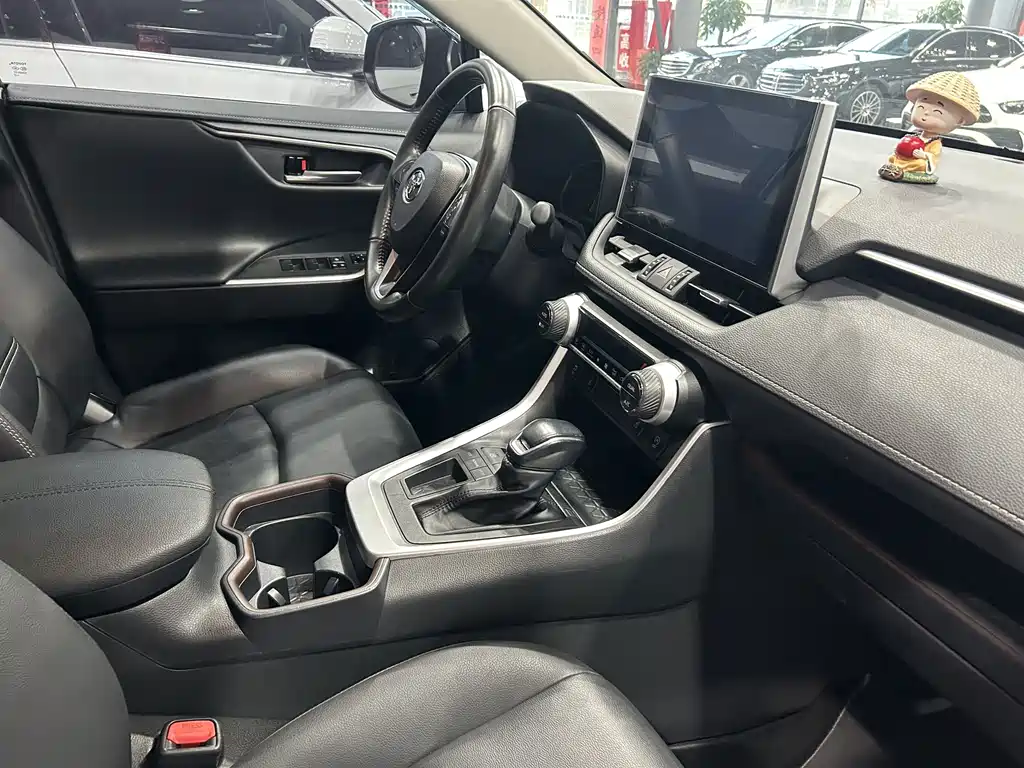 Toyota RAV4 — миниатюра 11