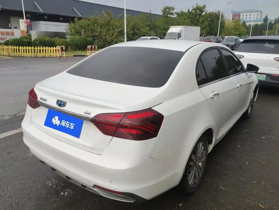 Geely Emgrand — миниатюра 3