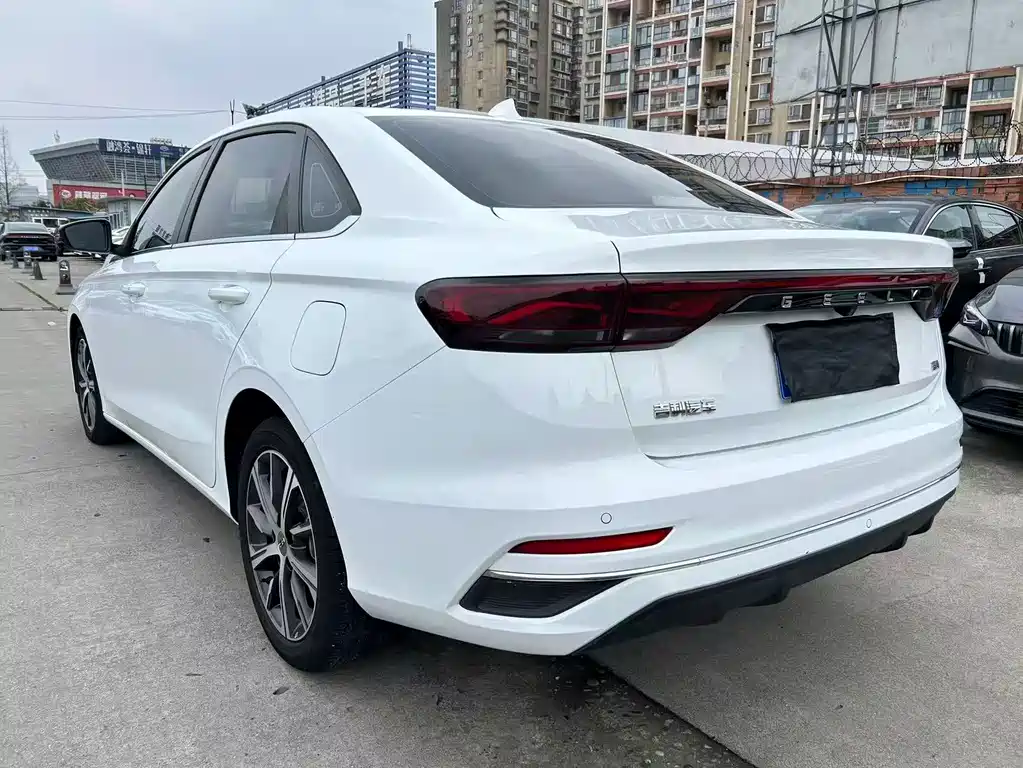 Geely Emgrand — миниатюра 9