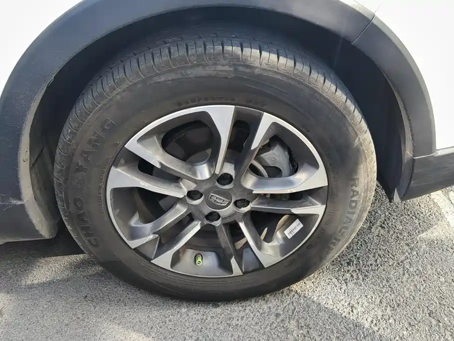 Geely Vision X3 — миниатюра 6