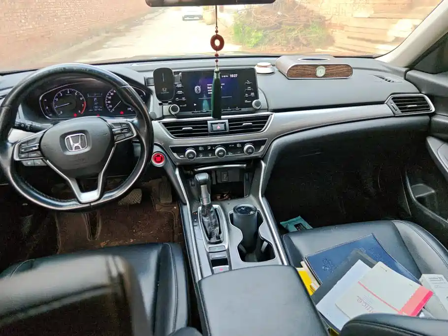 Honda Accord — миниатюра 12
