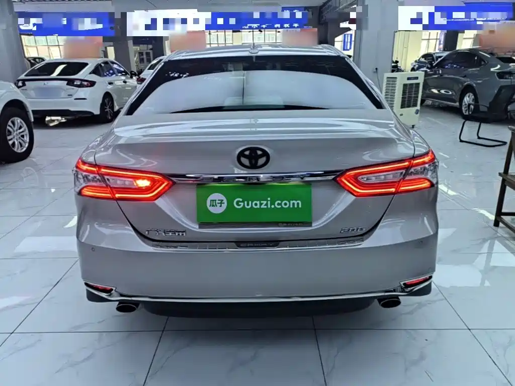 Toyota Camry — миниатюра 6