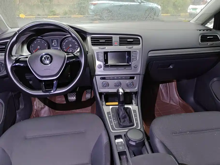 Volkswagen Golf — миниатюра 12