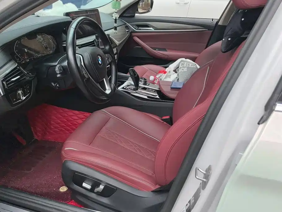BMW 5 Series — миниатюра 9