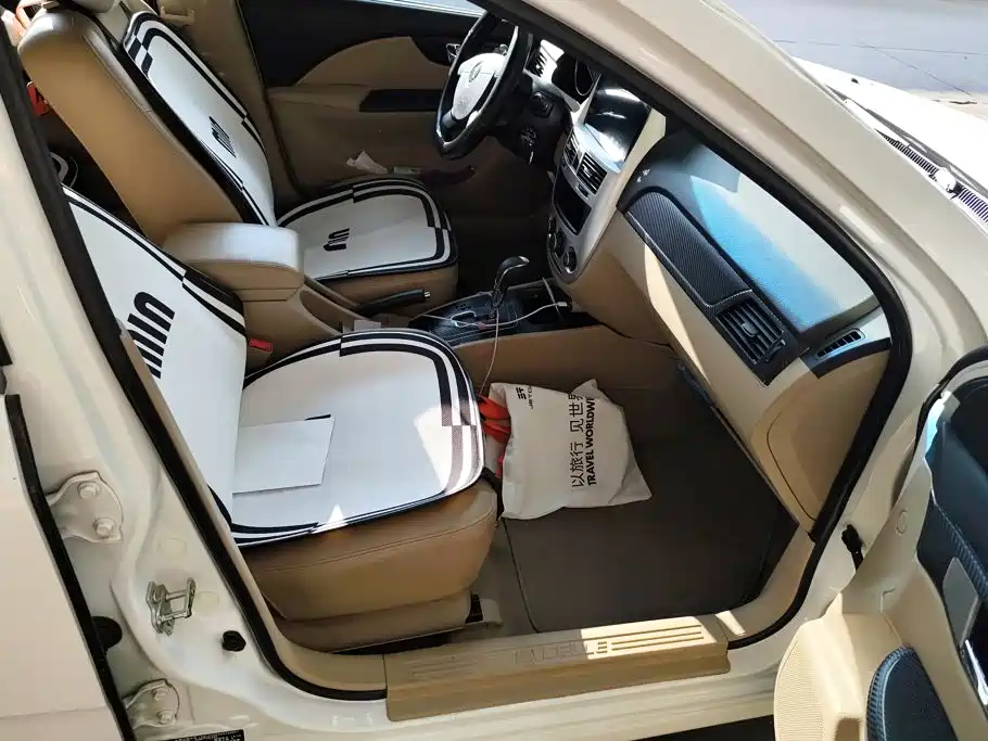 Buick Excelle — миниатюра 8
