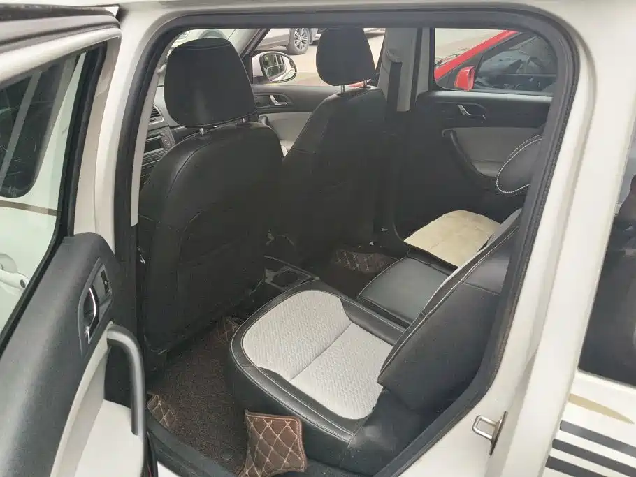 Skoda Yeti — миниатюра 11