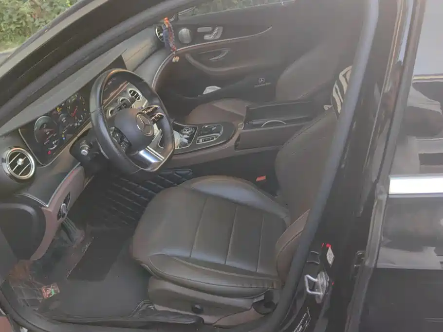 Mercedes-Benz E-Class — миниатюра 9