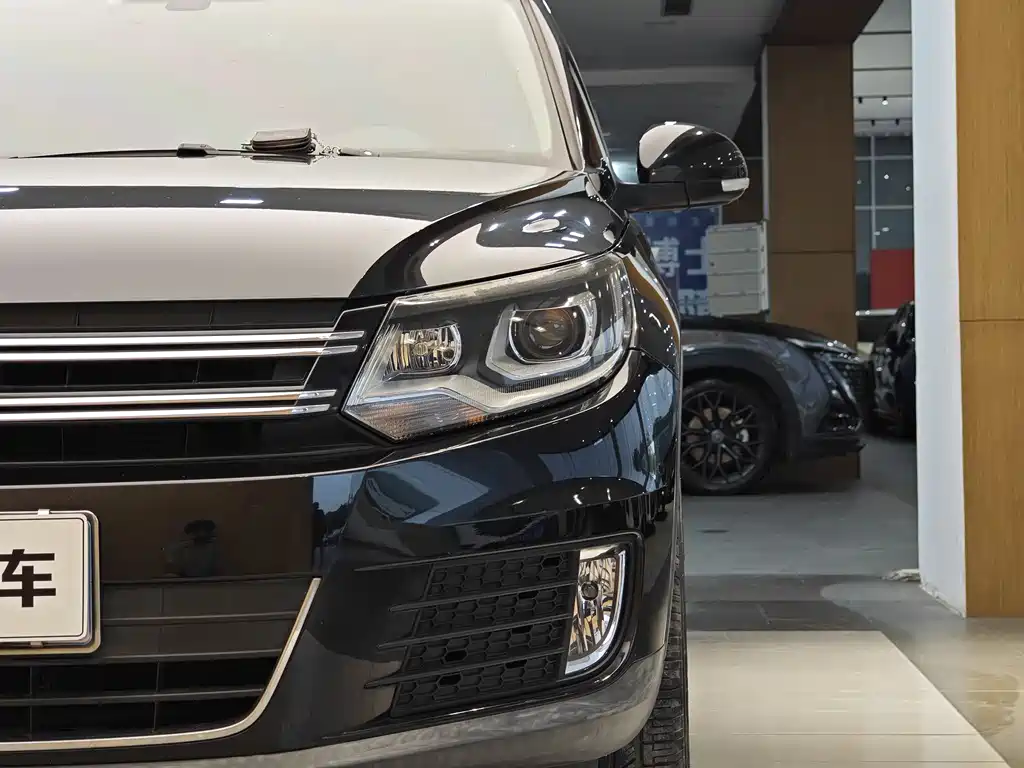 Volkswagen Tiguan 2015 1.8TSI AT Comfort