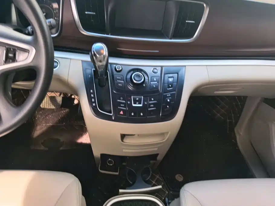 Buick GL8 — миниатюра 16