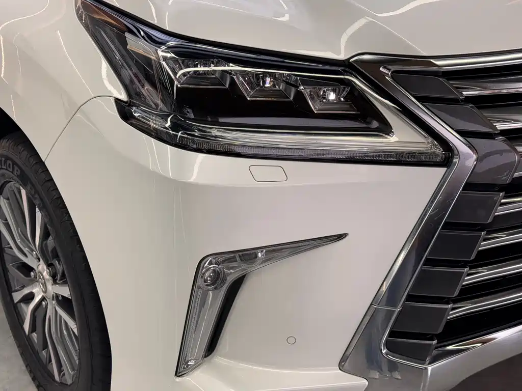 Lexus LX — миниатюра 4