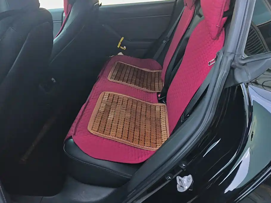 Tesla Model 3 — миниатюра 11