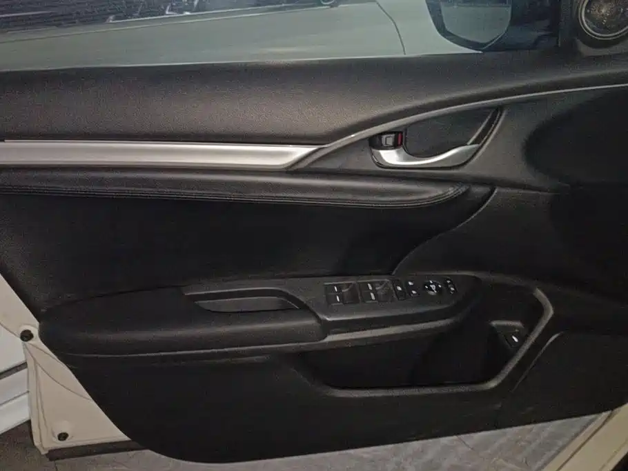 Honda Civic — миниатюра 7